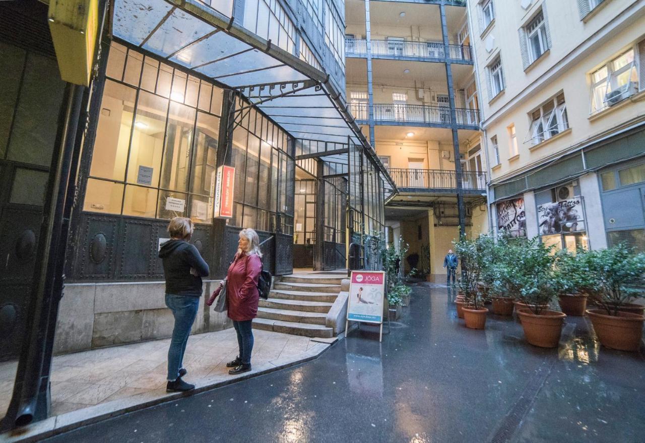 Maria Boutique Suits Budapest Exterior foto